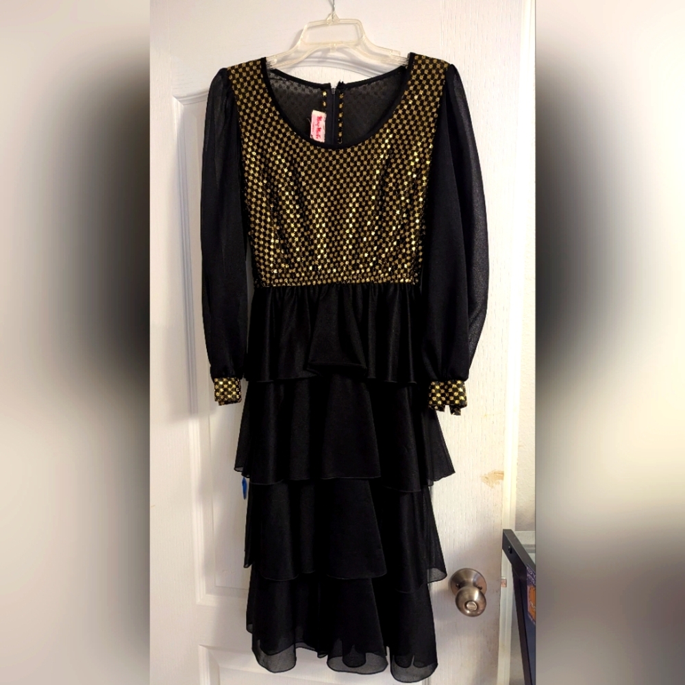 Elegant Black and Gold Women's Dress